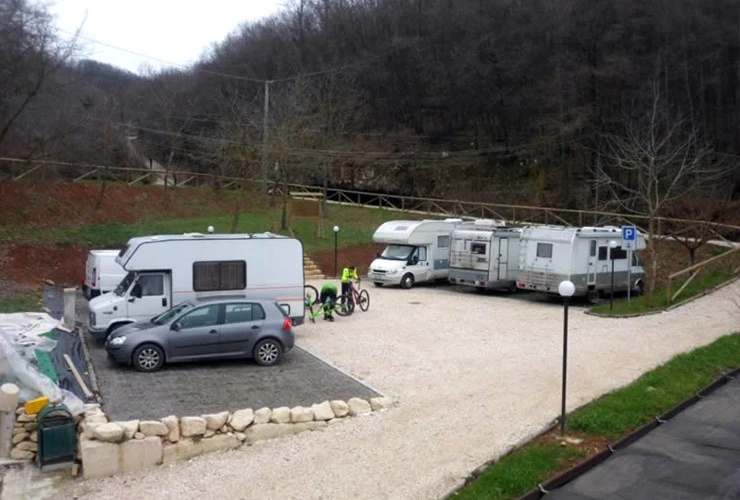 Prenota un posto per il tuo Camper