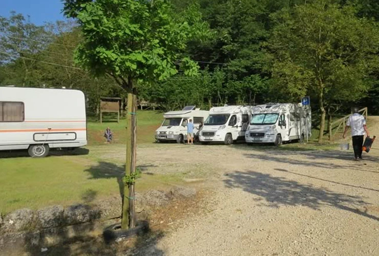 Prenota un posto per il tuo Camper